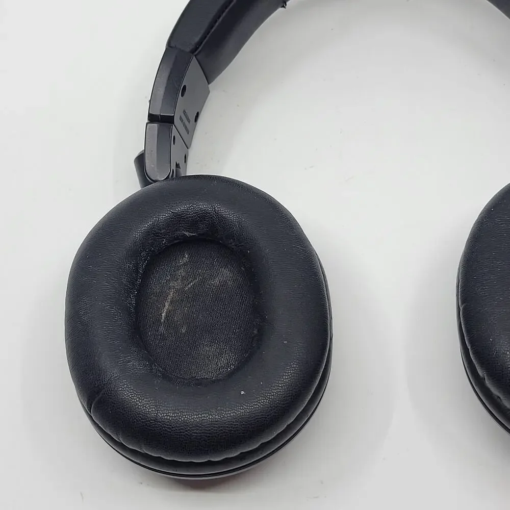 Audio-Technica ATH-M50xBT Professional Studio Monitor Headphones Black